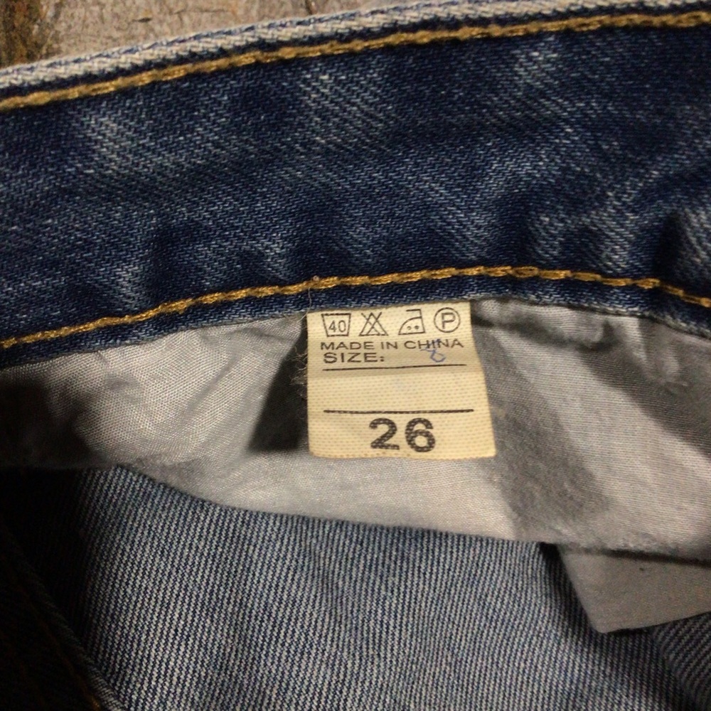 NWT Crazy 3D Embroidered Flowers beautiful jeans! - Picture 5 of 16